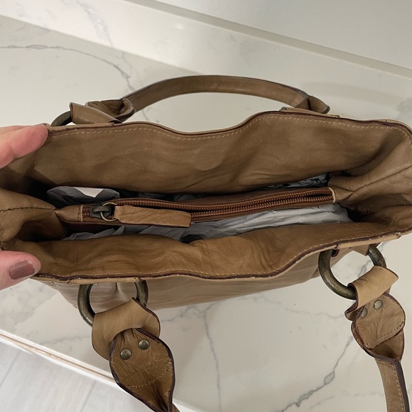 FALOR NWOT Genuine Leather Made in Italy, soft Brown Fawn color, cool details - Picture 6 of 12